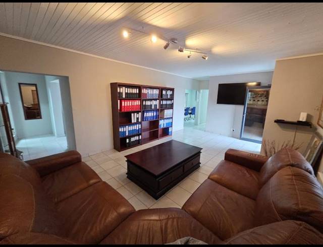 4 BEDROOM HOUSE FOR SALE IN MAGALIESKRUIN